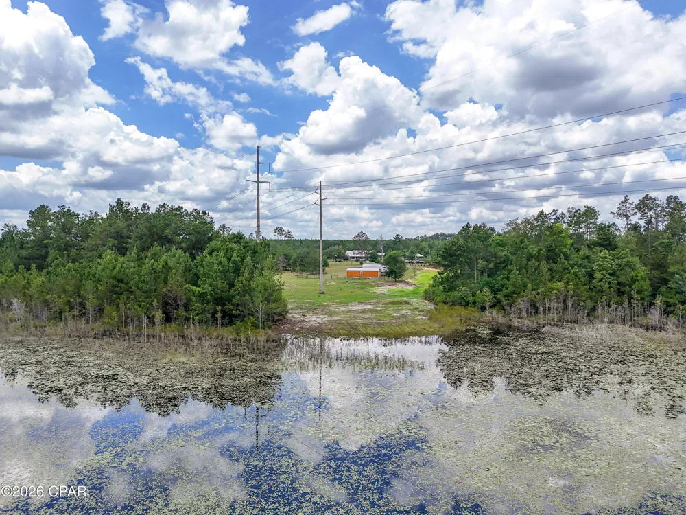 422 Mcduff Drive Alford, FL 32420
