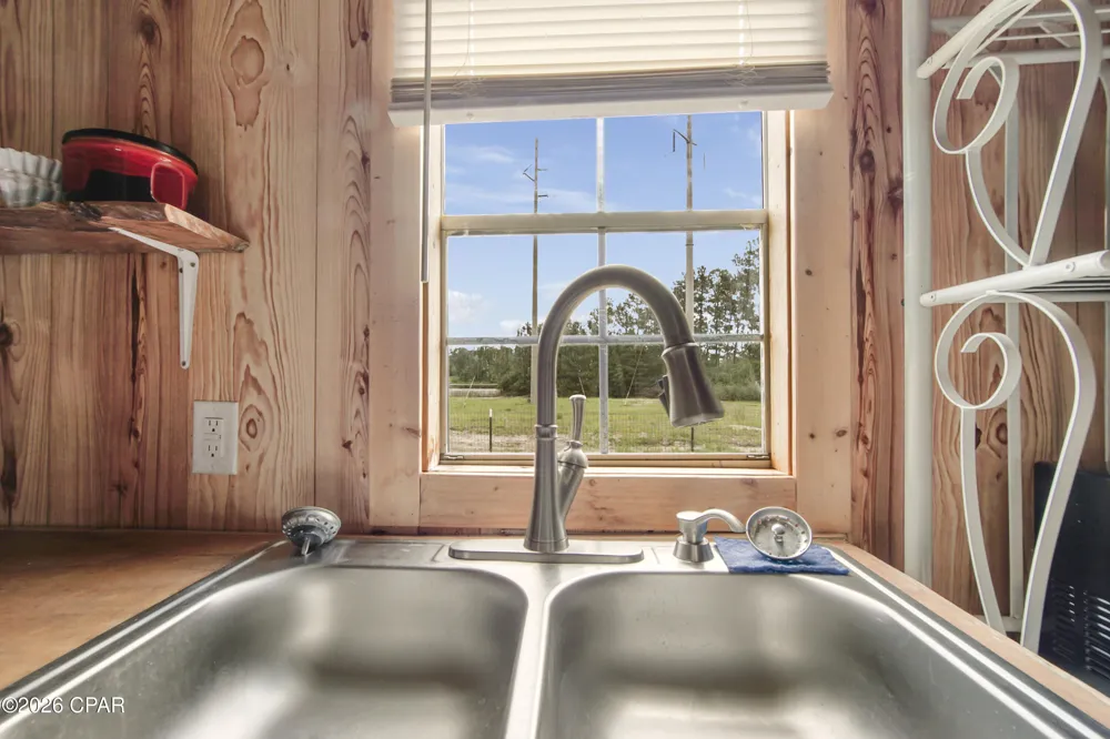 422 Mcduff Drive Alford, FL 32420