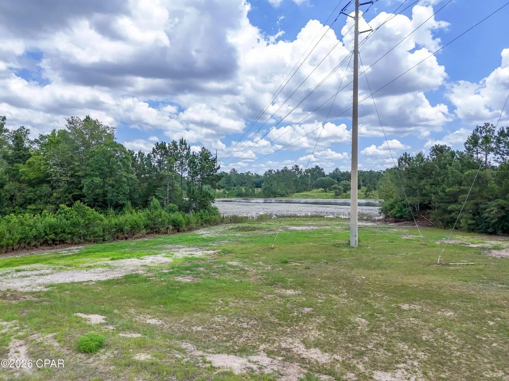 422 Mcduff Drive Alford, FL 32420