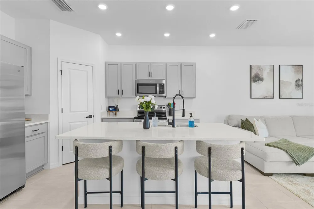 7771 WATERSCAPE Groveland, FL 34736