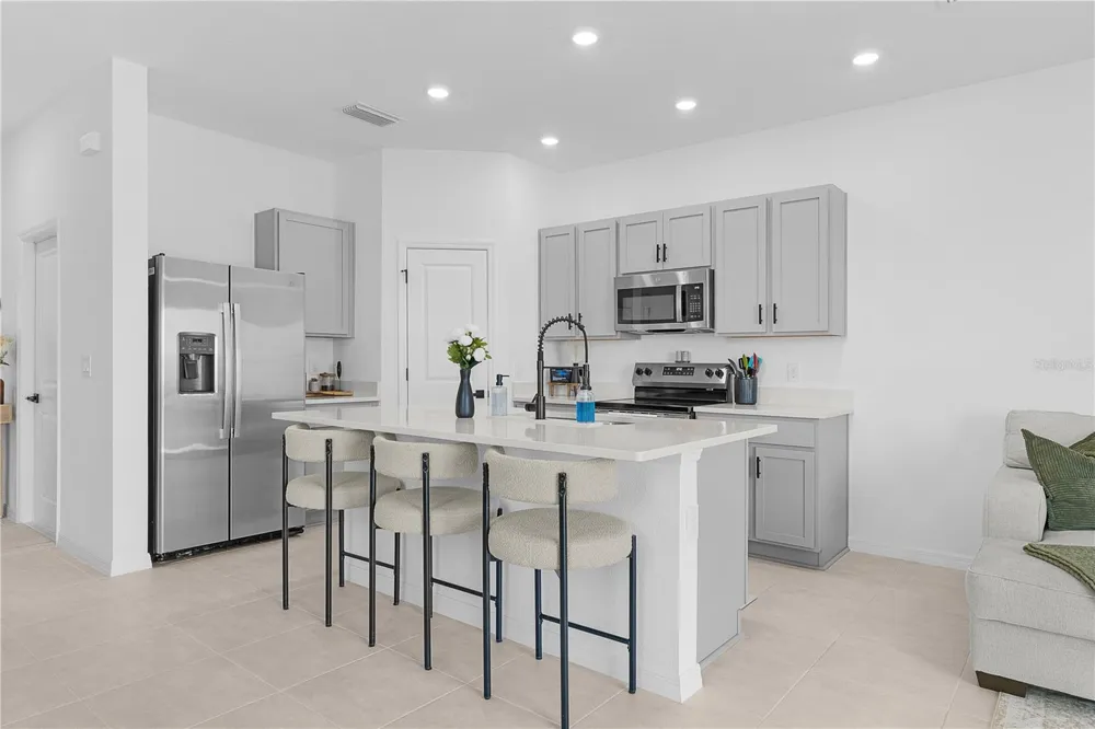 7771 WATERSCAPE Groveland, FL 34736