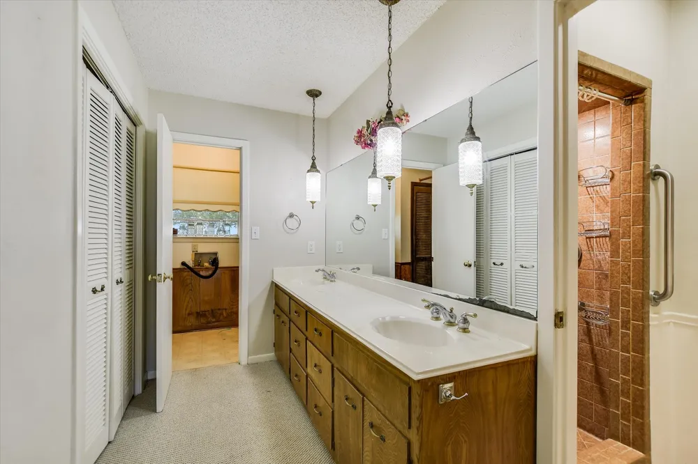 7 Brenda Lane Round Rock, TX 78665