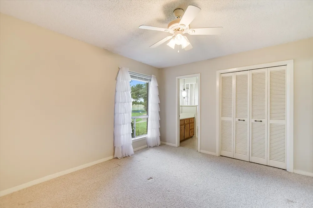 7 Brenda Lane Round Rock, TX 78665