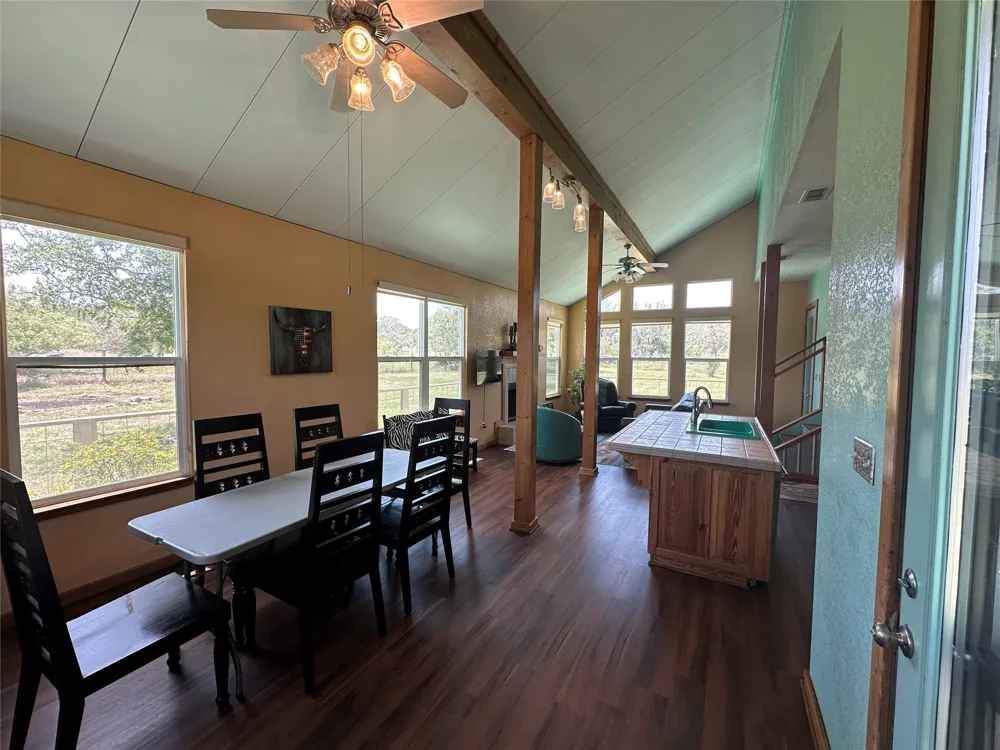 332 Turkey Dr Road Dripping Springs, TX 78620