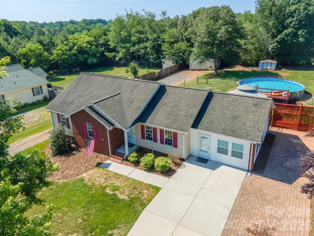 114 Glenwood Valley Drive Harmony, NC 28634