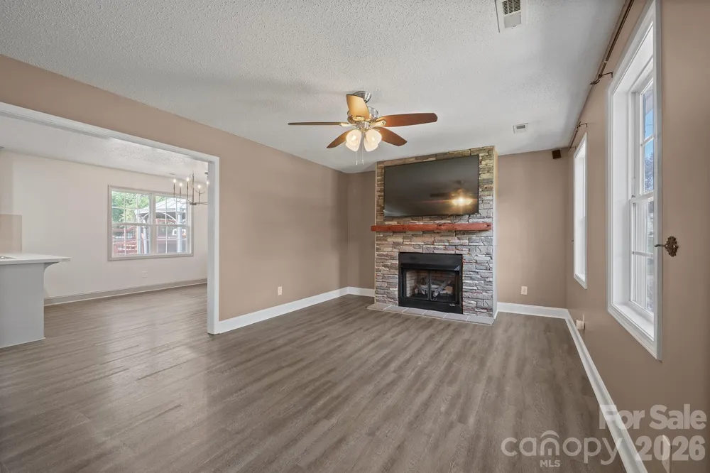 114 Glenwood Valley Drive Harmony, NC 28634