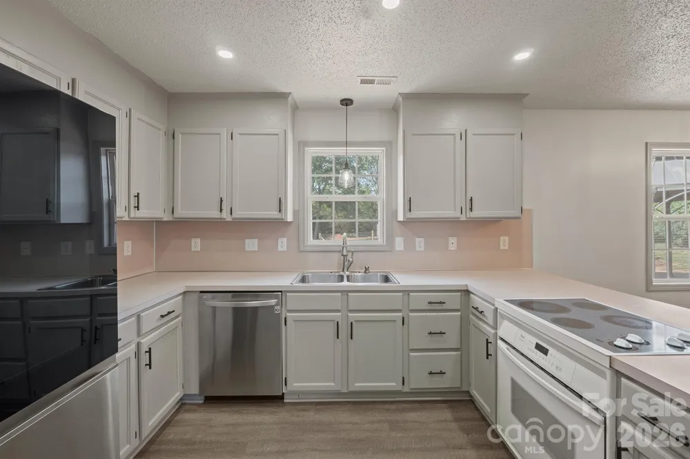 114 Glenwood Valley Drive Harmony, NC 28634