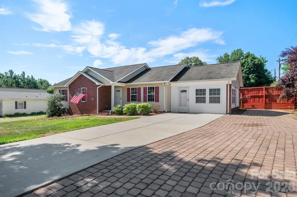 114 Glenwood Valley Drive Harmony, NC 28634