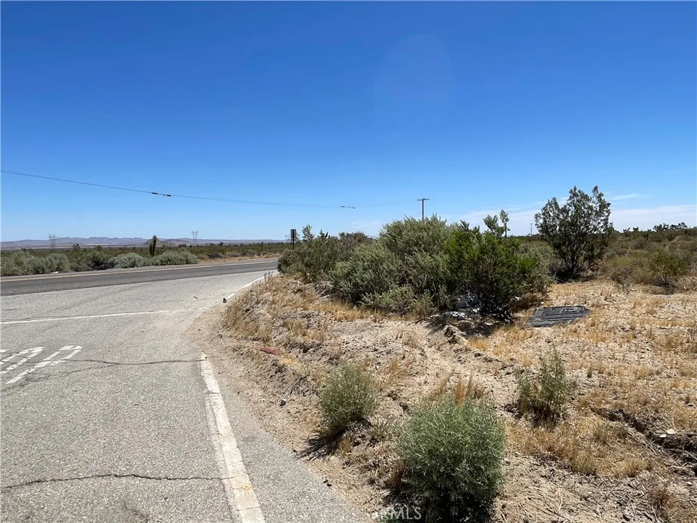 213th Llano, CA 93544