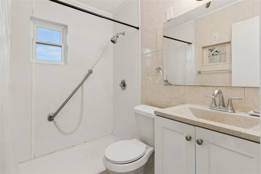 47 PRINCETON AVENUE Frostproof, FL 33843