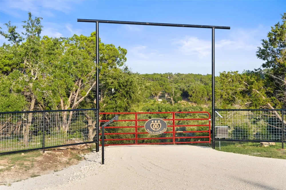 830 Ulrich Road Johnson City, TX 78636