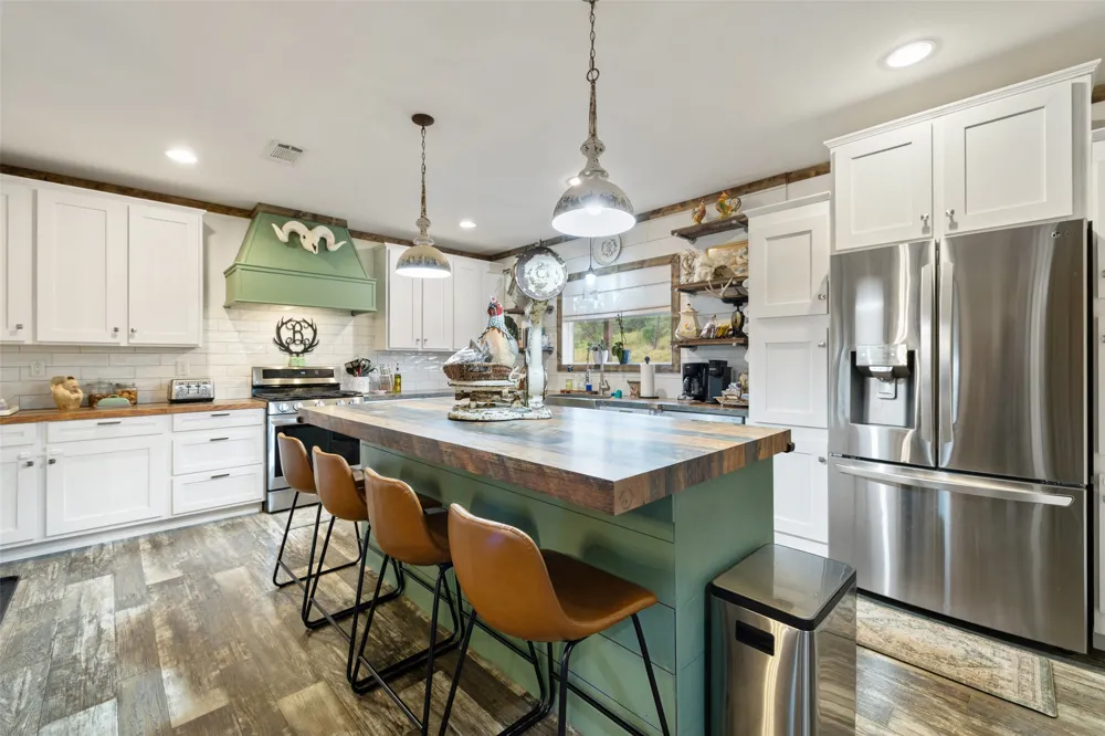 830 Ulrich Road Johnson City, TX 78636