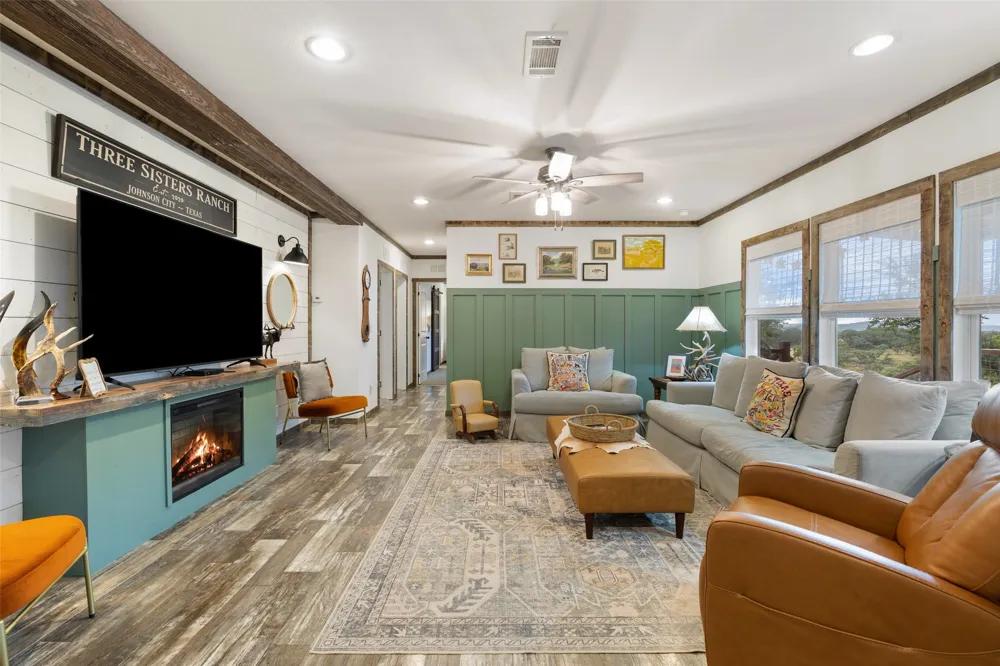 830 Ulrich Road Johnson City, TX 78636