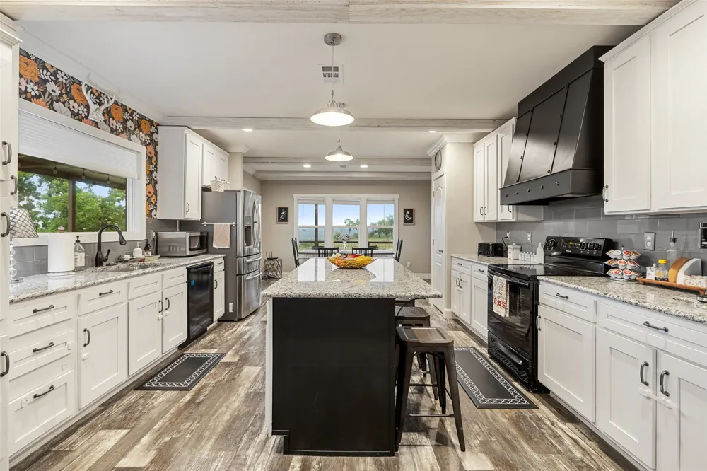 830 Ulrich Road Johnson City, TX 78636