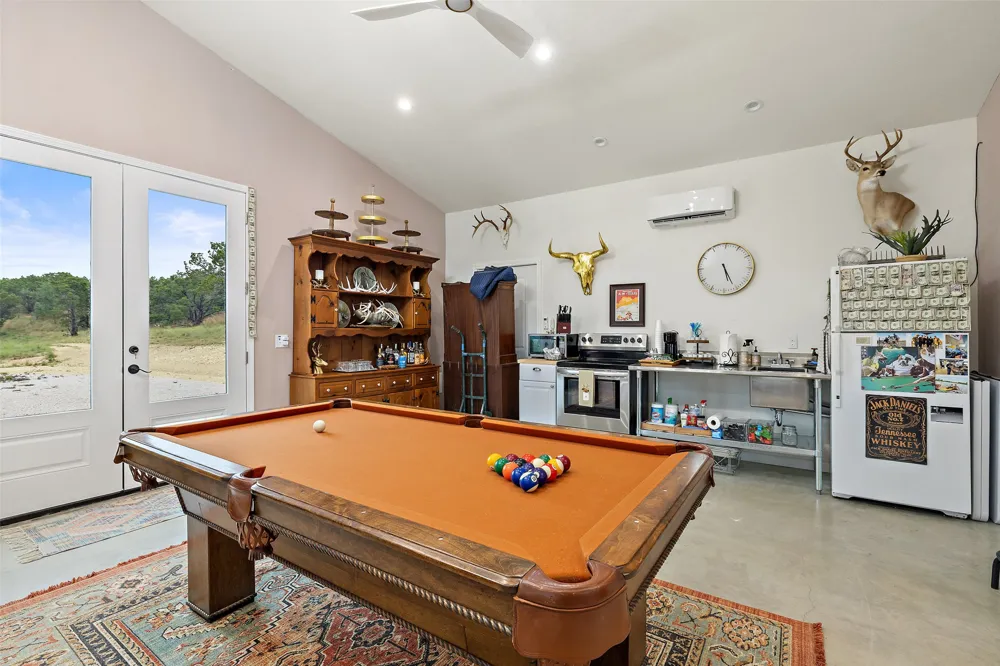 830 Ulrich Road Johnson City, TX 78636