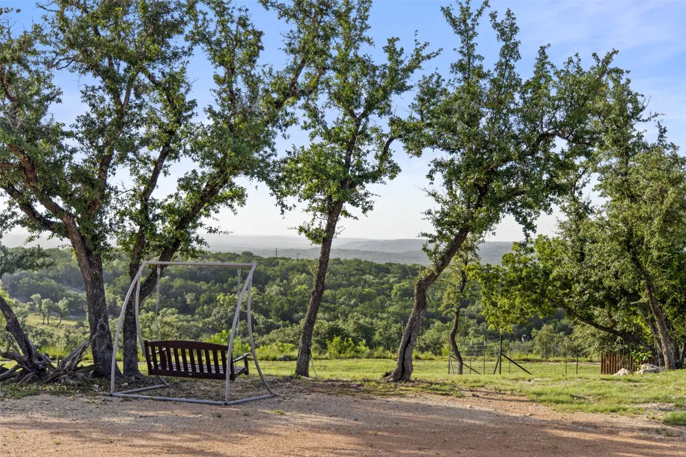 830 Ulrich Road Johnson City, TX 78636