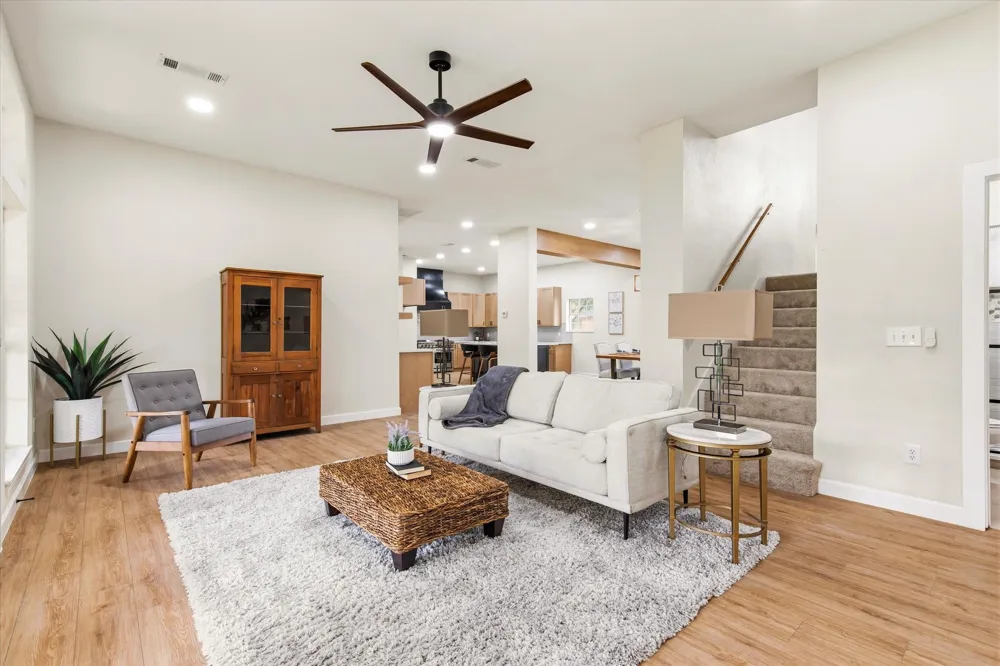634 Meadowcrest Drive Highland Village, TX 75077