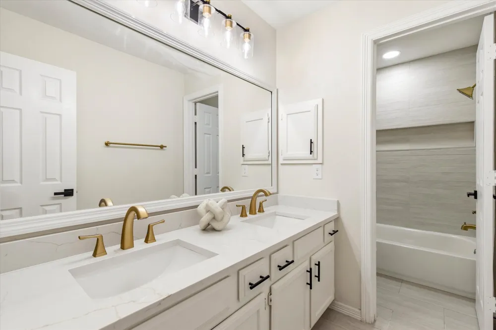 634 Meadowcrest Drive Highland Village, TX 75077