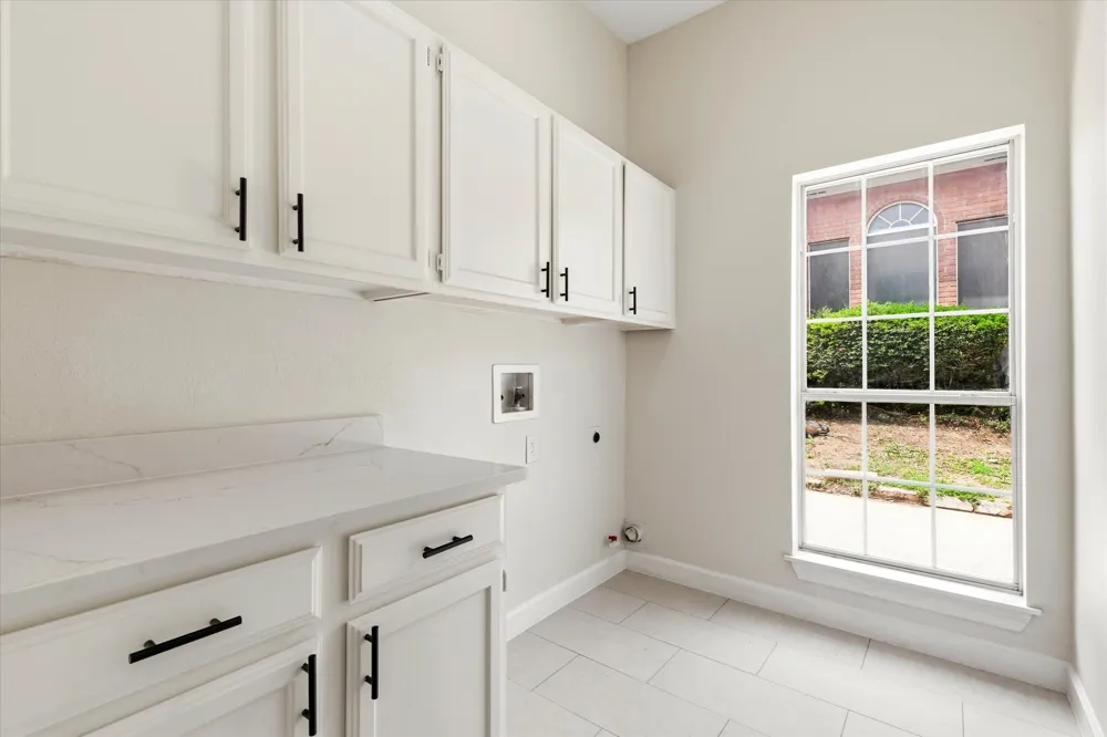 634 Meadowcrest Drive Highland Village, TX 75077