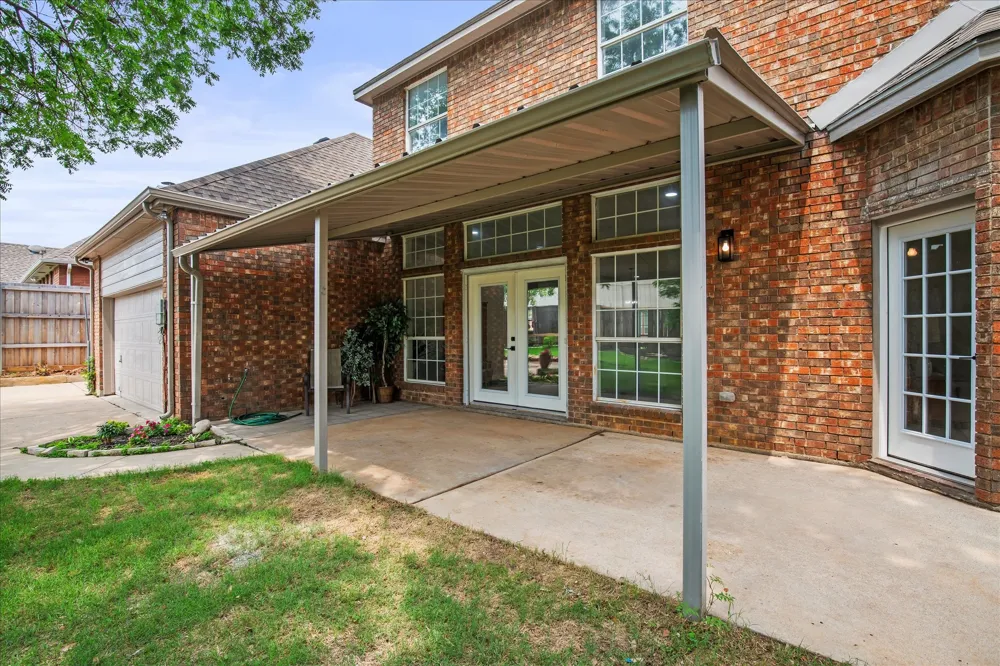 634 Meadowcrest Drive Highland Village, TX 75077