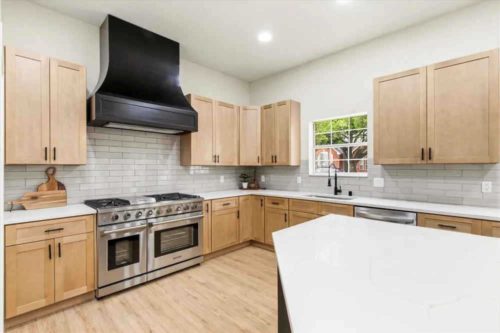 634 Meadowcrest Drive Highland Village, TX 75077