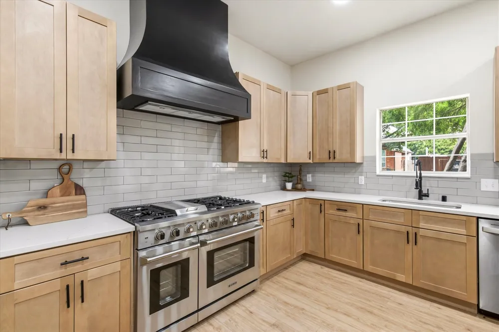 634 Meadowcrest Drive Highland Village, TX 75077