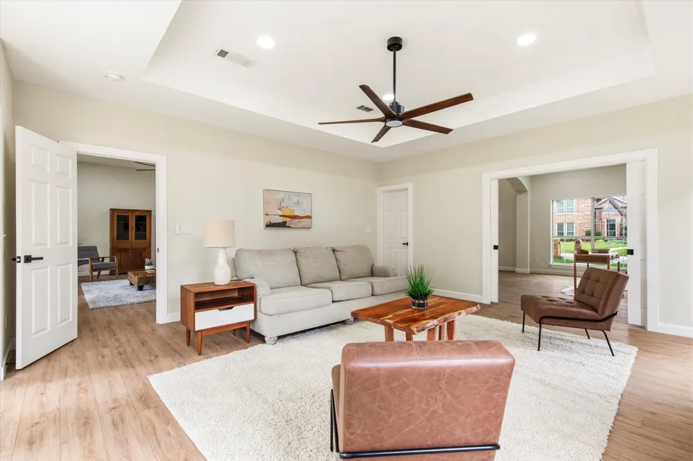 634 Meadowcrest Drive Highland Village, TX 75077