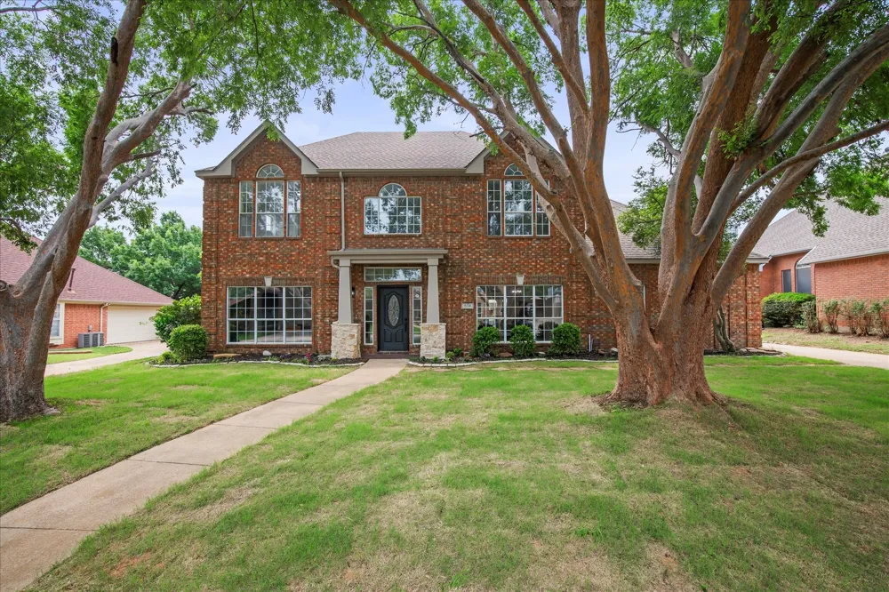 634 Meadowcrest Drive Highland Village, TX 75077