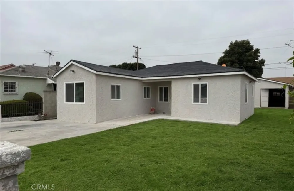 16213 S Thorson Compton, CA 90221