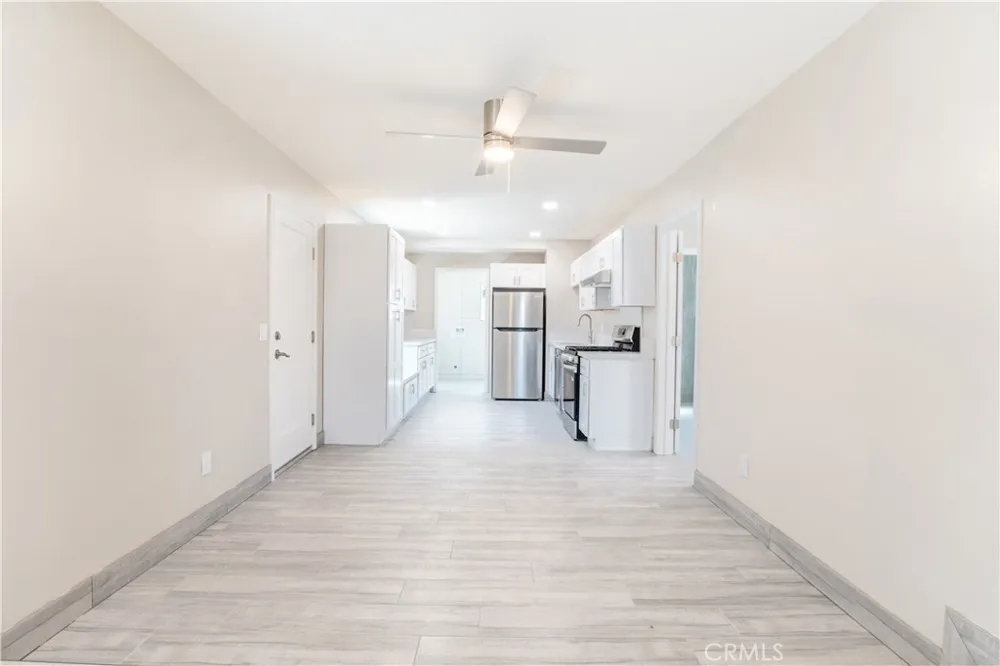 16213 S Thorson Compton, CA 90221