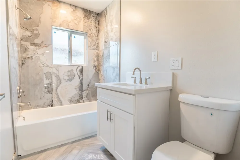 16213 S Thorson Compton, CA 90221