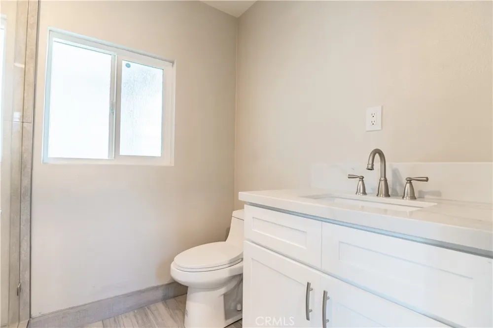 16213 S Thorson Compton, CA 90221