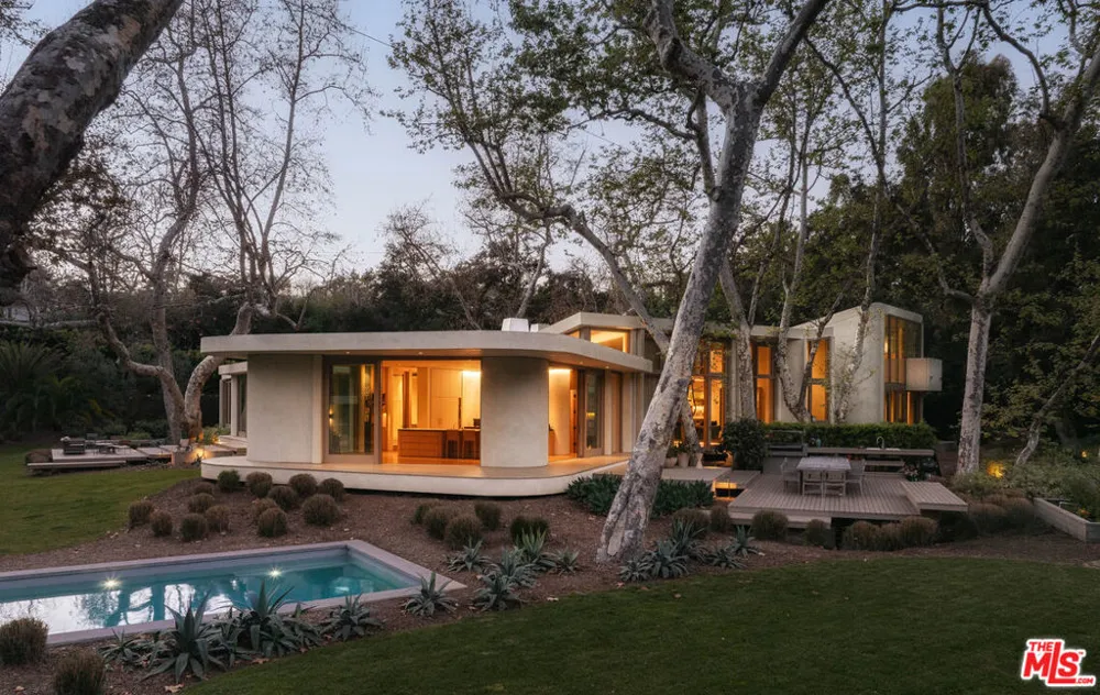 800 Brooktree Road Pacific Palisades, CA 90272