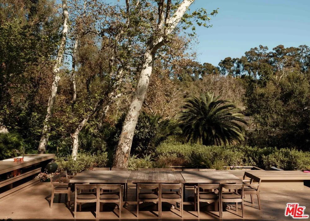 800 Brooktree Road Pacific Palisades, CA 90272