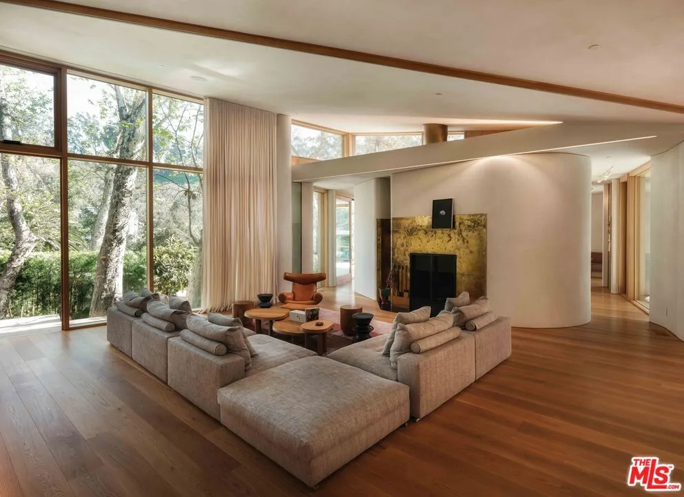 800 Brooktree Road Pacific Palisades, CA 90272