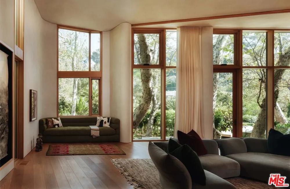 800 Brooktree Road Pacific Palisades, CA 90272