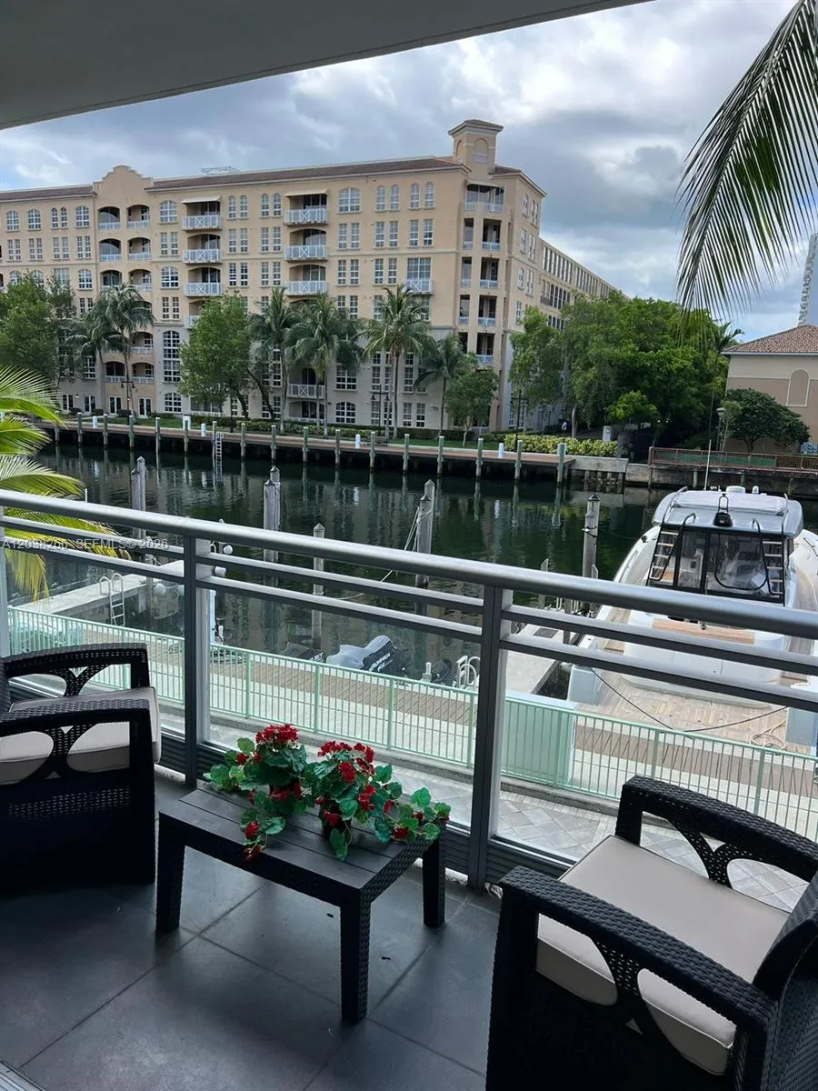 2950 NE 188th St #108 Aventura, FL 33180