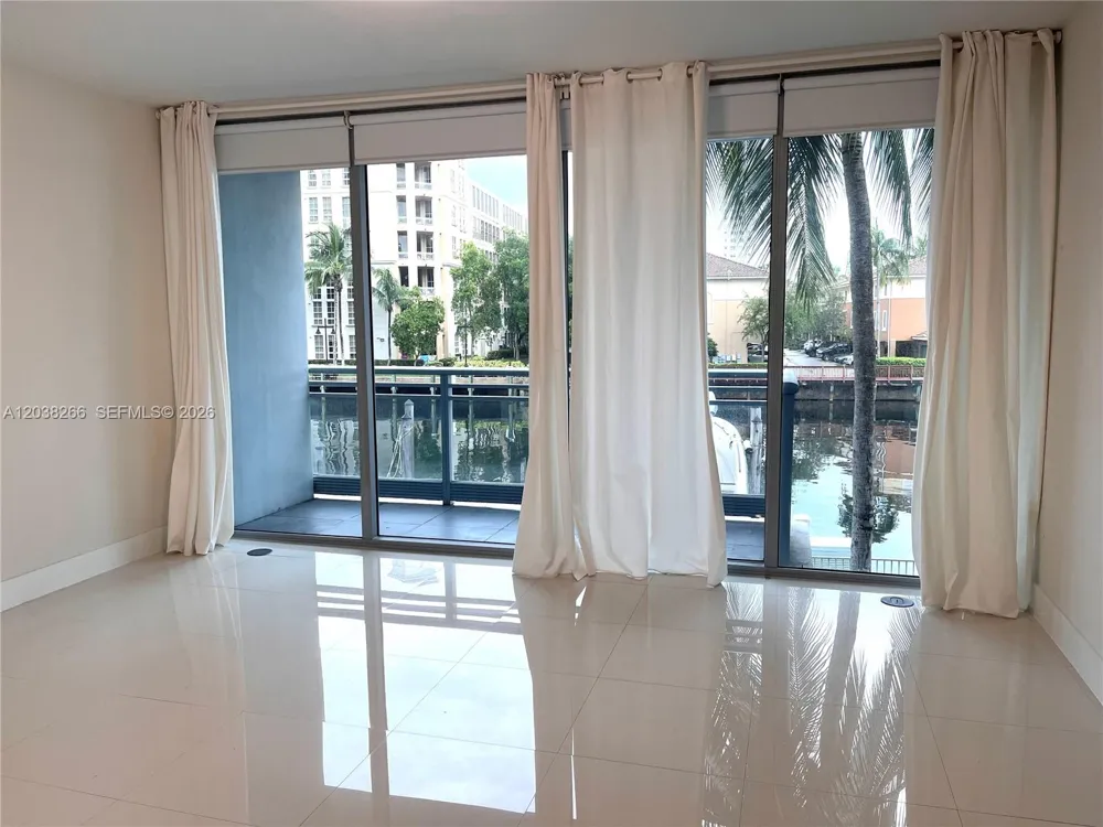 2950 NE 188th St #108 Aventura, FL 33180