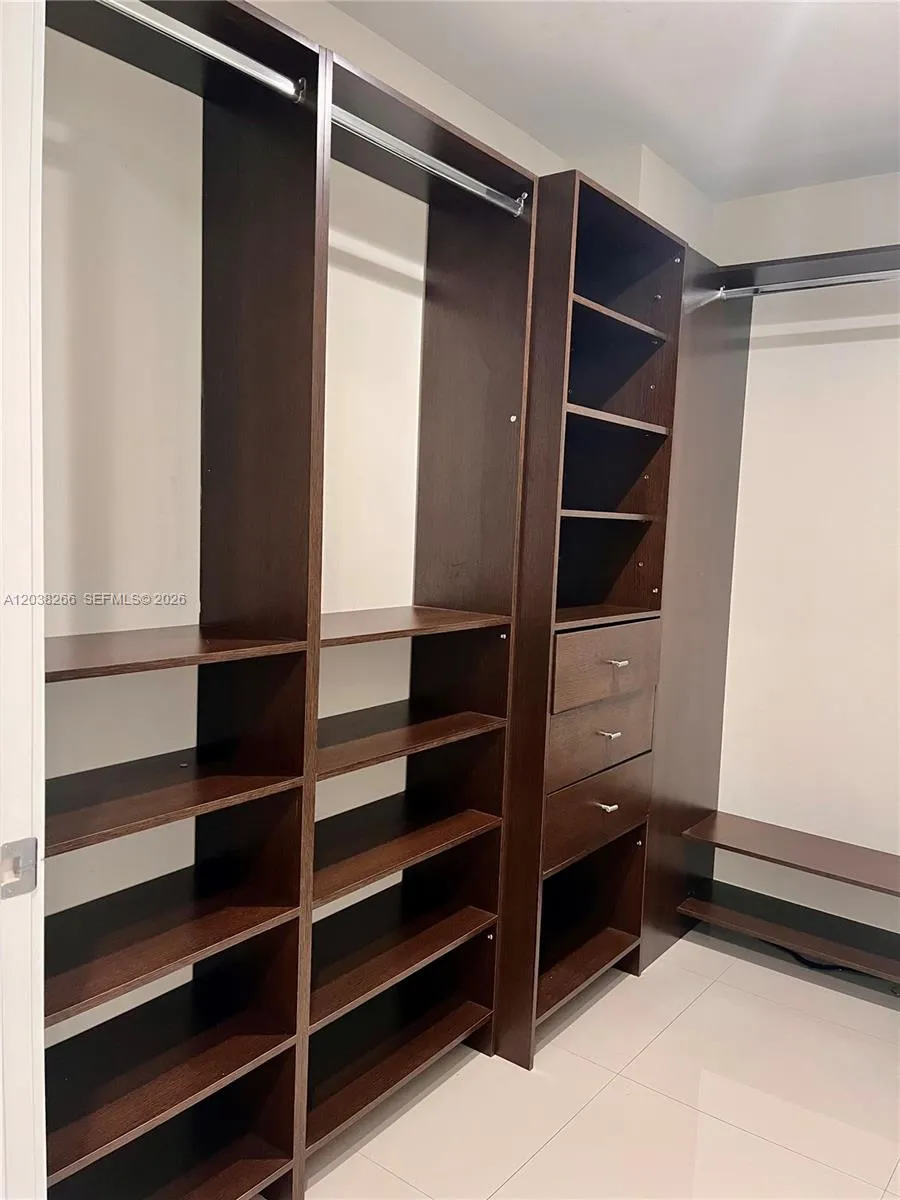 2950 NE 188th St #108 Aventura, FL 33180