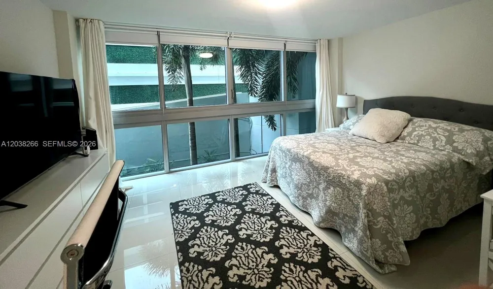 2950 NE 188th St #108 Aventura, FL 33180