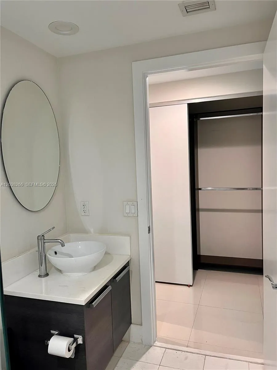 2950 NE 188th St #108 Aventura, FL 33180