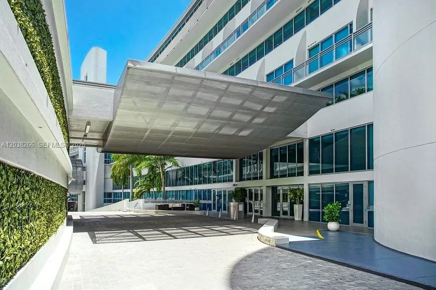 2950 NE 188th St #108 Aventura, FL 33180