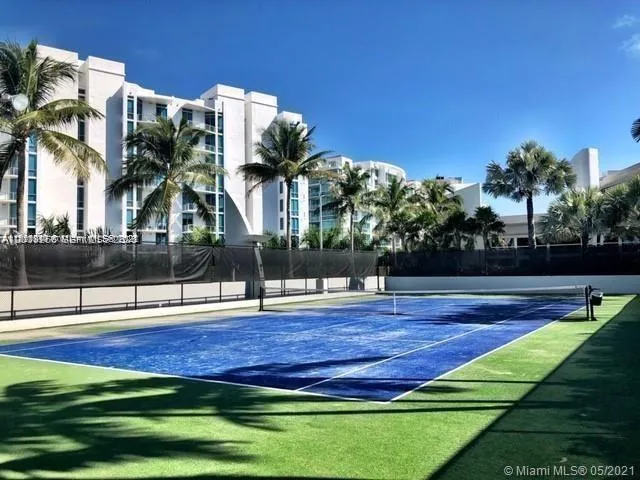 2950 NE 188th St #108 Aventura, FL 33180