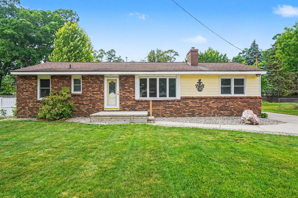 1605 Hansen Street Laketon Township, MI 49445