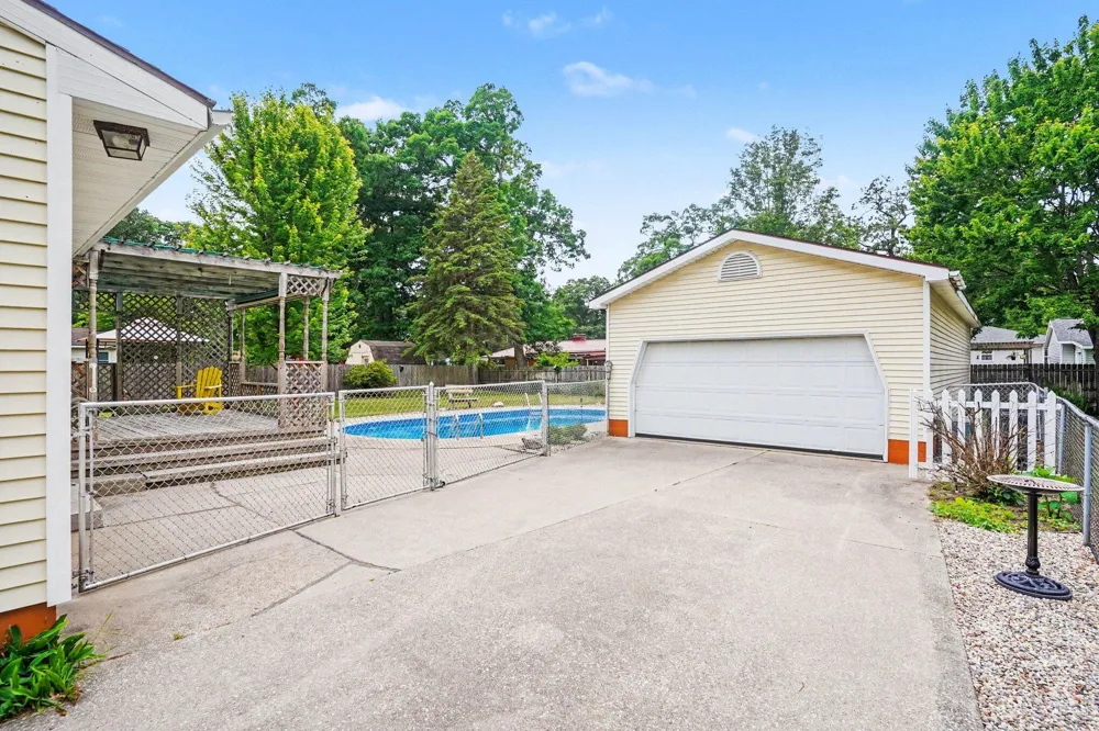 1605 Hansen Street Laketon Township, MI 49445