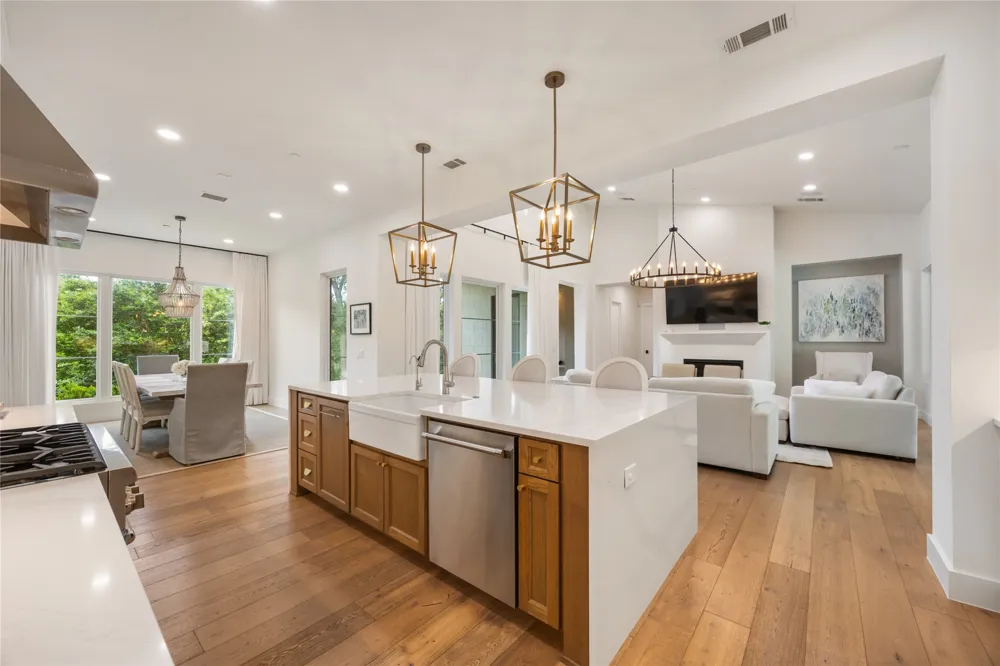 5103 ROLLINGWOOD DRIVE Rollingwood, TX 78746