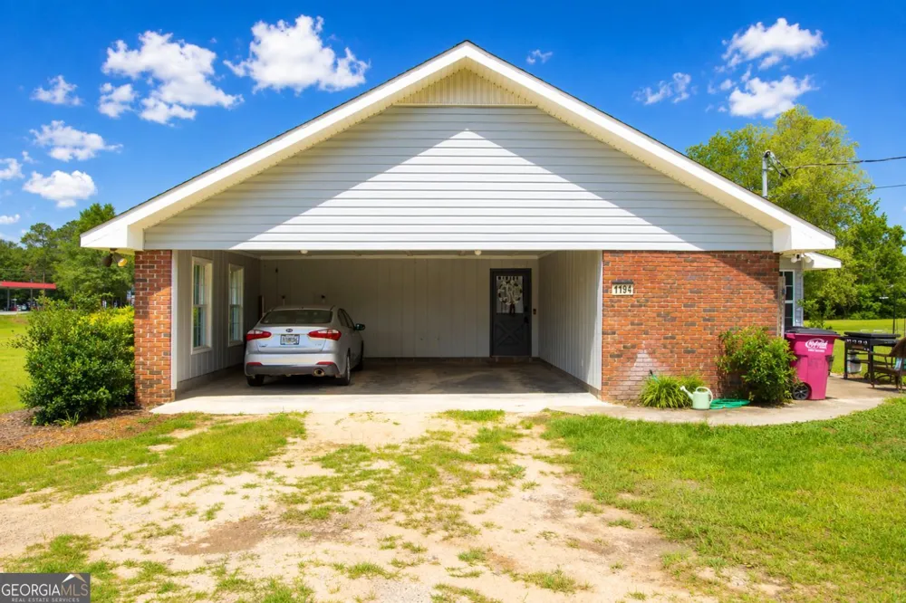 1194 Blackshear Hwy Baxley, GA 31513