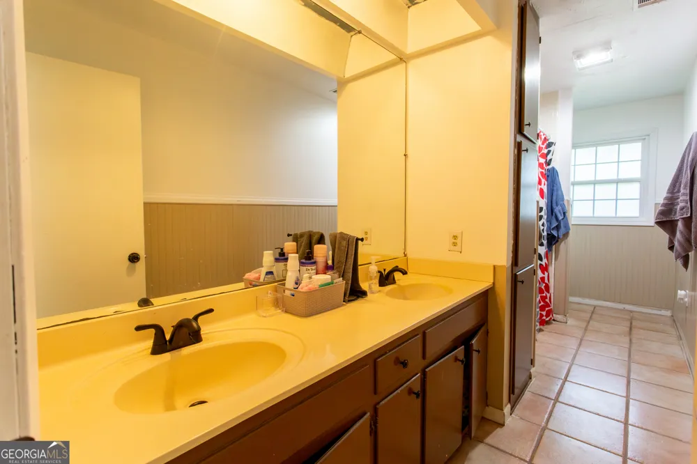 1194 Blackshear Hwy Baxley, GA 31513