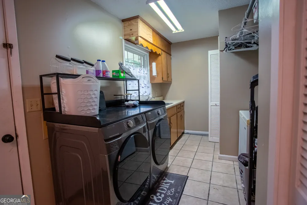 1194 Blackshear Hwy Baxley, GA 31513