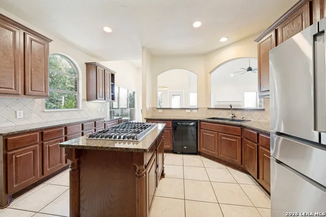 18210 MANTLE DR San Antonio, TX 78258